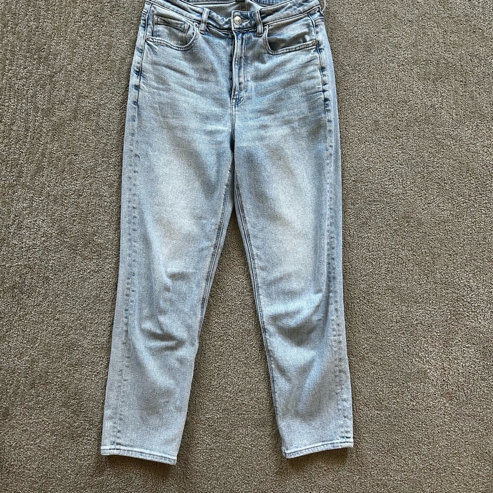 American Eagle | Mom Straight | Light Blue Women's Jeans | 6R
